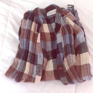 Cute flannel shirt !
